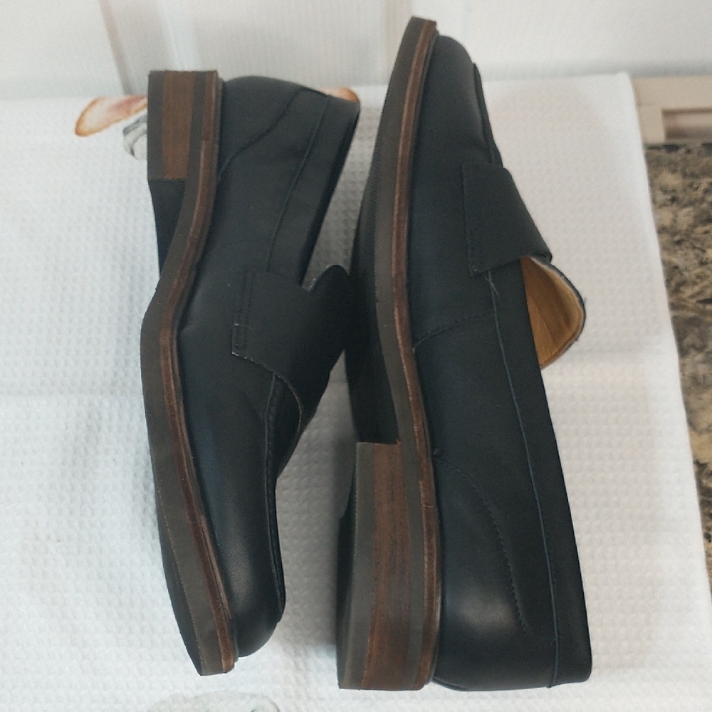 Crown Vintage "Lornita" Elegant Black Leather Loafers Ladies Size 9.5. EUC - Picture 6 of 8